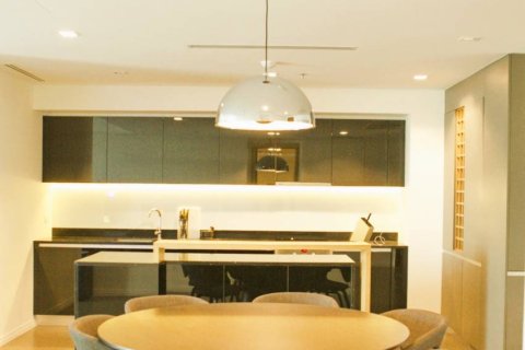 Condo in Bangkok, Thailand, 3 bedrooms  № 180791 - photo 10