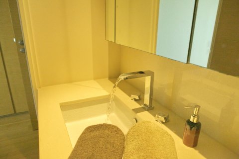 Condo in Bangkok, Thailand, 3 bedrooms  № 180791 - photo 19