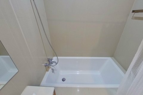 Кондоминиум с 2 спальнями в Ваттхане, Бангкок, Таиланд № 171088 - фото 11