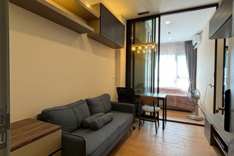 Studio dans le Condo à Watthana, Bangkok, Thaïlande  № 171089