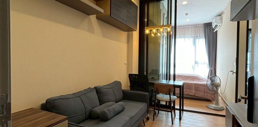 Studio dans le Condo à Watthana, Bangkok, Thaïlande  № 171089