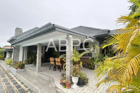 Casa de 3 dormitorios en Pattaya, Tailandia № 211391 - foto 2