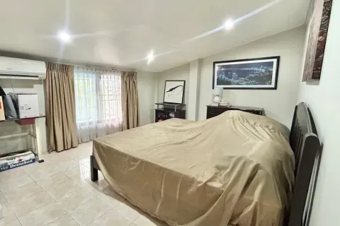 Casa de 3 dormitorios en Pattaya, Tailandia № 211391 - foto 13