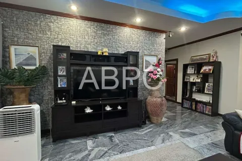 Casa de 3 dormitorios en Pattaya, Tailandia № 211391 - foto 7