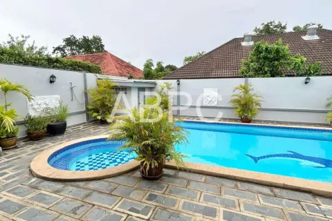 Casa de 3 dormitorios en Pattaya, Tailandia № 211391 - foto 3