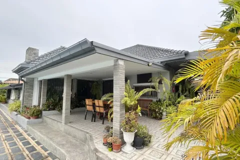 Casa de 3 dormitorios en Pattaya, Tailandia № 211391 - foto 17