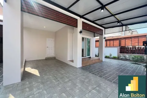 Casa de 3 dormitorios en Pattaya, Tailandia № 211392 - foto 3