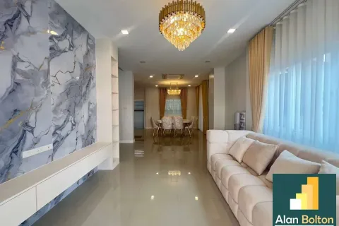 Casa de 3 dormitorios en Pattaya, Tailandia № 211392 - foto 9