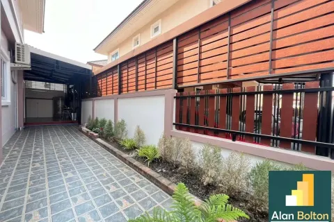 Casa de 3 dormitorios en Pattaya, Tailandia № 211392 - foto 4