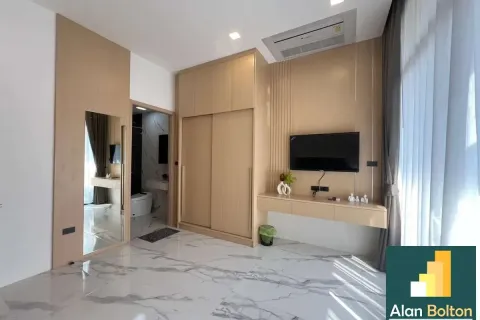 Casa de 4 dormitorios en Pattaya, Tailandia № 211389 - foto 6