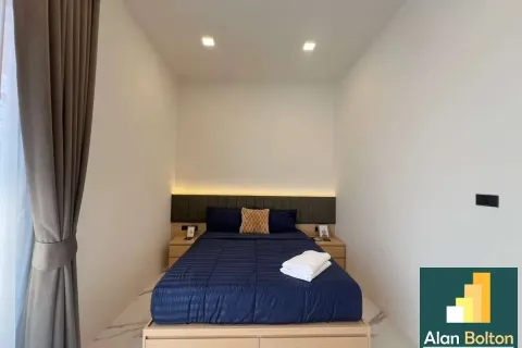 Casa de 4 dormitorios en Pattaya, Tailandia № 211389 - foto 5