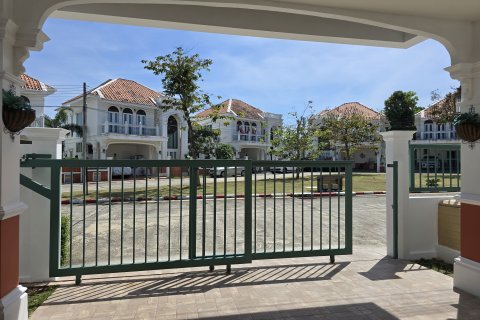 House in Phuket, Thailand 3 bedrooms № 160611 - photo 2