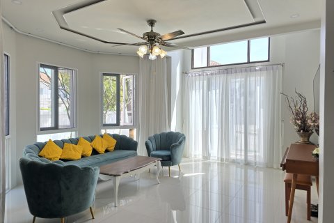 House in Phuket, Thailand 3 bedrooms № 160611 - photo 3