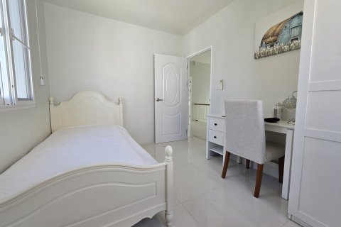 House in Phuket, Thailand 3 bedrooms № 160611 - photo 15