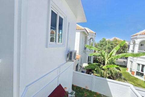 House in Phuket, Thailand 3 bedrooms № 160611 - photo 26