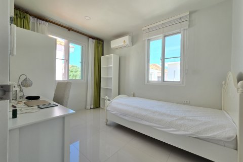 House in Phuket, Thailand 3 bedrooms № 160611 - photo 14