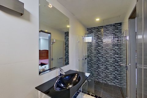 Duplex à Watthana, Bangkok, Thaïlande 3 chambres № 160610 - photo 19