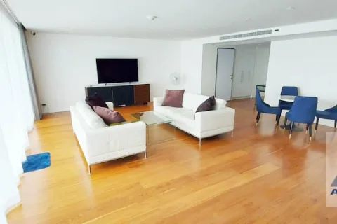 Condo in Pathum Wan, Bangkok, Thailand, 3 bedrooms № 214827