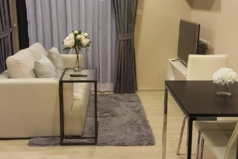 Студия в кондо в Хуай Кванге, Бангкок, Таиланд № 135787 - фото 1