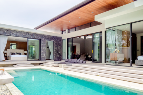 Villa in Bang Tao, Thailand 3 bedrooms № 179603