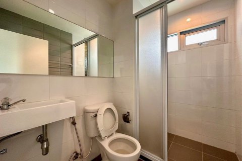 Кондоминиум с 2 спальнями в Клонг Тоэй, Бангкок, Таиланд № 140406 - фото 15