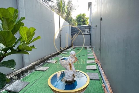 Townhouse in Bang Kruai, Thailand 3 bedrooms № 169162 - photo 6