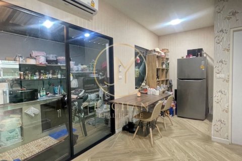 Townhouse in Bang Kruai, Thailand 3 bedrooms № 169162 - photo 9