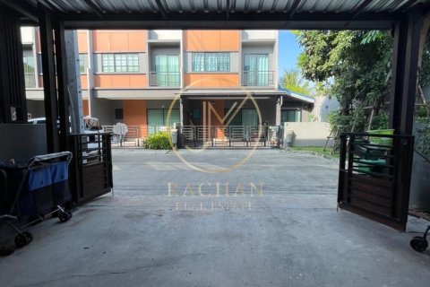 Townhouse in Bang Kruai, Thailand 3 bedrooms № 169162 - photo 5