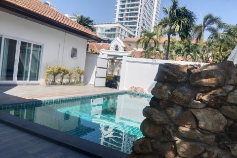 Villa in Pattaya, Thailand 4 bedrooms № 169160 - photo 30