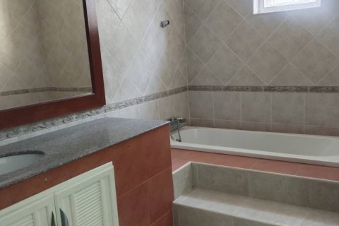 Villa in Pattaya, Thailand 4 bedrooms № 169160 - photo 23