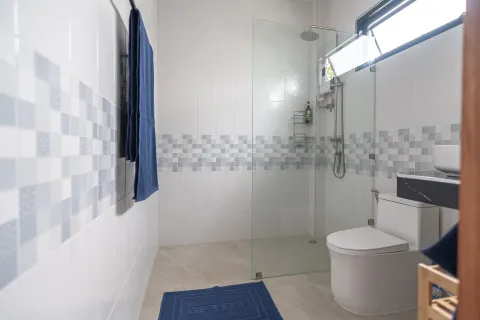 Villa in Surat Thani, Thailand 2 bedrooms № 169157 - photo 10