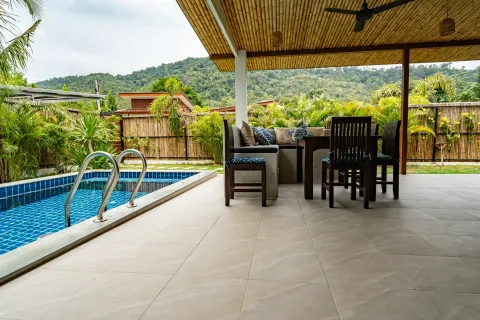 Villa in Surat Thani, Thailand 2 bedrooms № 169157 - photo 2