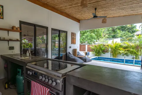 Villa in Surat Thani, Thailand 2 bedrooms № 169157 - photo 3