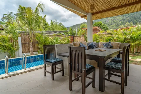 Villa in Surat Thani, Thailand 2 bedrooms № 169157 - photo 12