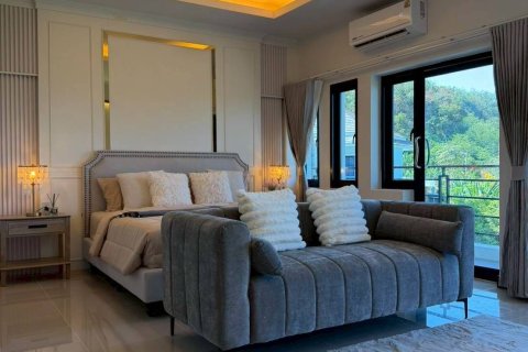 Villa in Phuket, Thailand 5 bedrooms № 169159 - photo 16