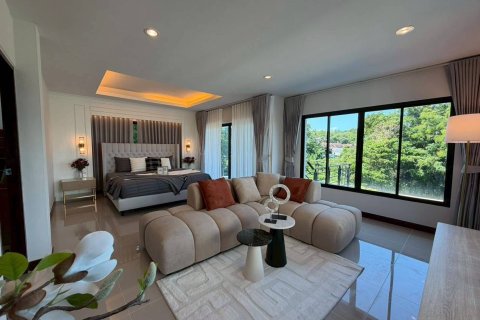 Villa in Phuket, Thailand 5 bedrooms № 169159 - photo 1