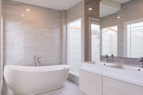 Вилла в Чиангмае, Таиланд с 4 спальнями № 169133 - фото 26