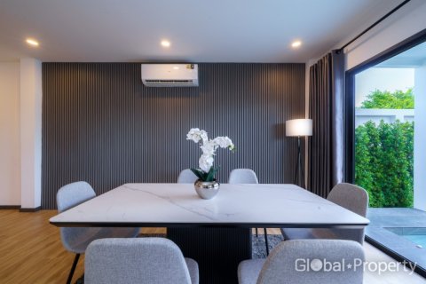 House in Pattaya, Thailand 4 bedrooms № 153745 - photo 24