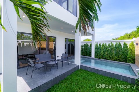 House in Pattaya, Thailand 4 bedrooms № 153745 - photo 8