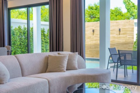 House in Pattaya, Thailand 4 bedrooms № 153745 - photo 17