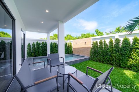 House in Pattaya, Thailand 4 bedrooms № 153745 - photo 9