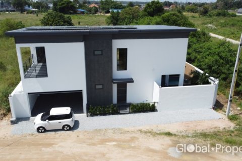 House in Pattaya, Thailand 4 bedrooms № 153745 - photo 6