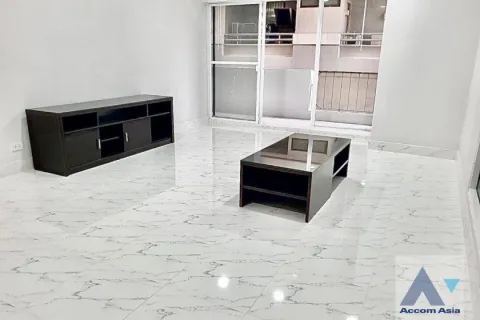 Condo in Watthana, Bangkok, Thailand, 2 bedrooms  № 215299