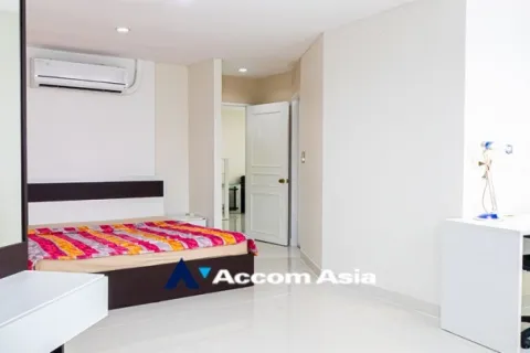 Condo in Khlong Toei, Bangkok, Thailand, 3 bedrooms  № 215300 - photo 11