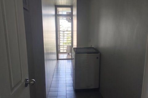 Кондоминиум с 2 спальнями в Хуай Кванге, Бангкок, Таиланд № 151405 - фото 9