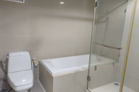 Кондоминиум с 2 спальнями в Хуай Кванге, Бангкок, Таиланд № 151405 - фото 7