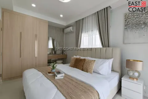 Casa de 3 dormitorios en Pattaya, Tailandia № 212417 - foto 12