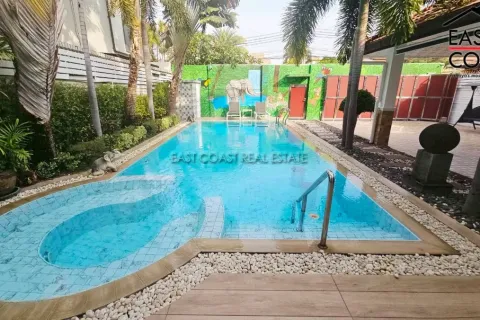 House in Pattaya, Thailand 3 bedrooms № 212421