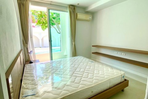 Condo in Hua Hin, Thailand, 2 bedrooms  № 158213 - photo 11