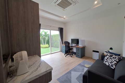 House in Hua Hin, Thailand 3 bedrooms № 163149 - photo 16
